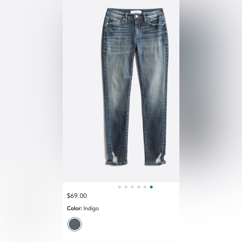 Gently worn low waist Kut From the Kloth skinny jeans.